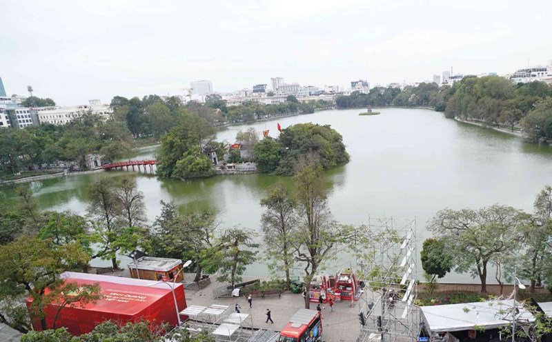 Hanoi will relocate many households around Hoan Kiem Lake with the highest compensation policy. Photo: Khanh An