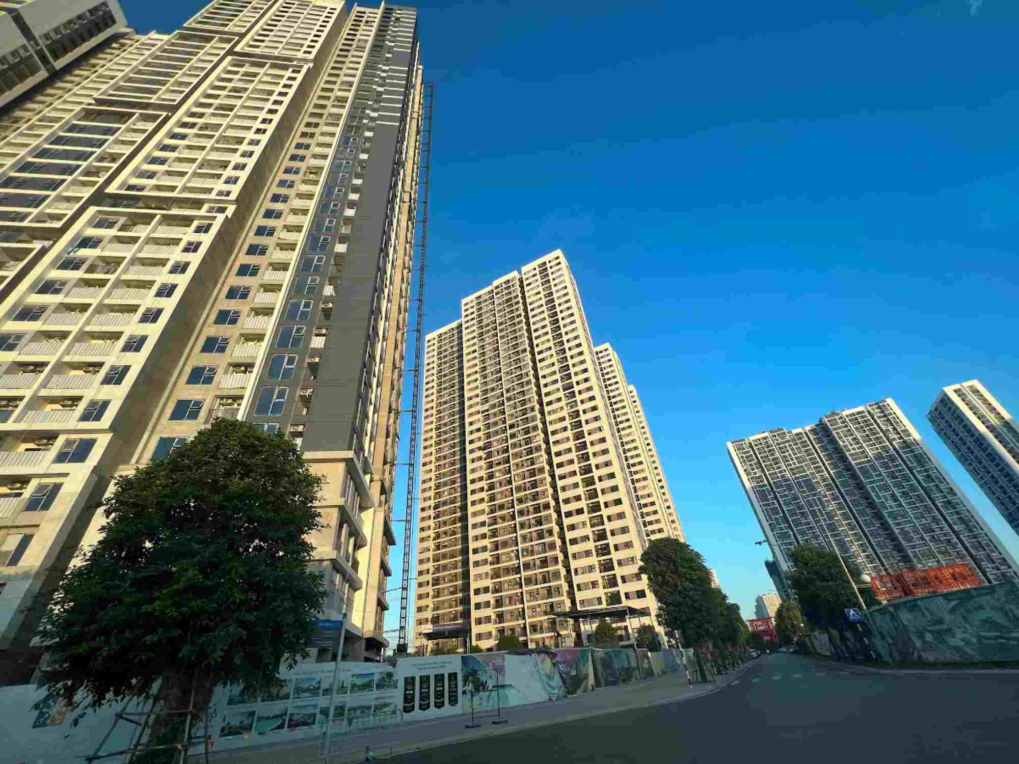 Market liquidity has improved but there are still many challenges in capital flow for real estate businesses. Photo: Hai Nguyen