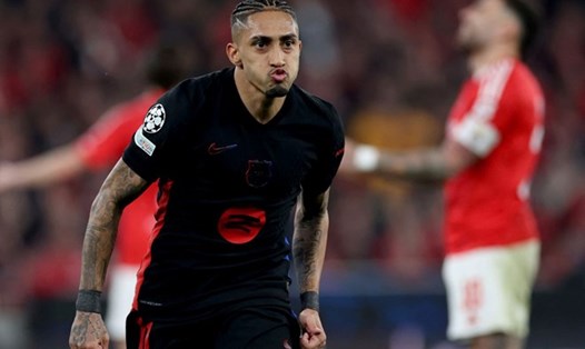 Raphinha tiếp tục là cầu thủ tỏa sáng của Barcelona.  Ảnh: AFP