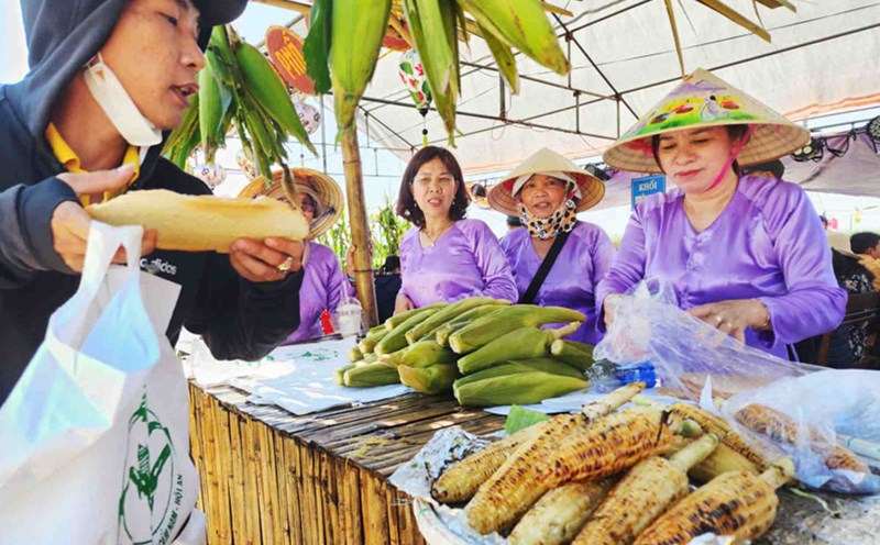 The Cam Nam sticky rice festival will take place on March 15 and 16 at Thanh Nam Corn Festival, Cam Nam Ward, Hoi An. Photo: Nguyen Thuy