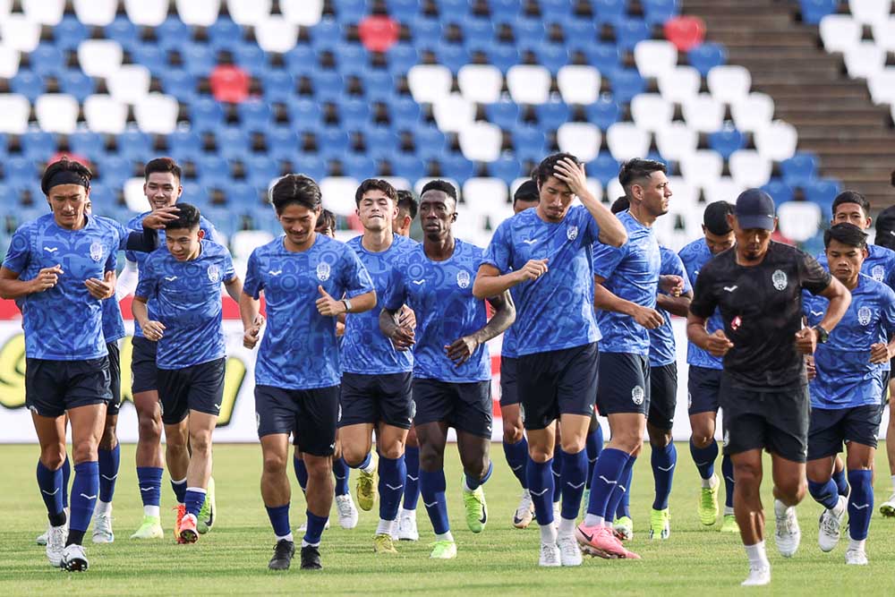 The Cambodian team called up a quality squad to play friendly matches with the Vietnamese team. Photo: Cambodia Federation of Labor