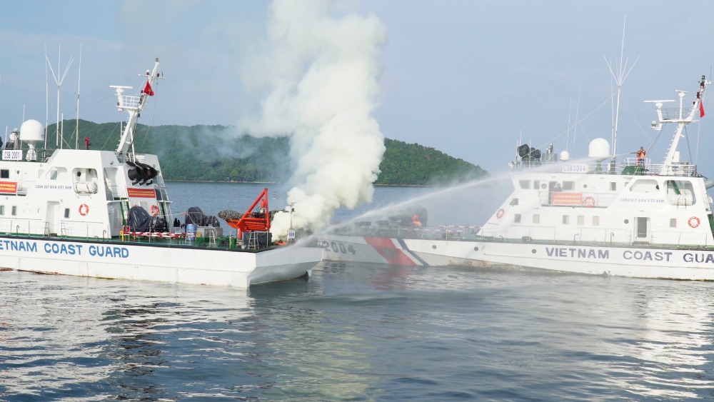 Training on fire prevention and fighting at sea. Photo: CSB4 Region Command