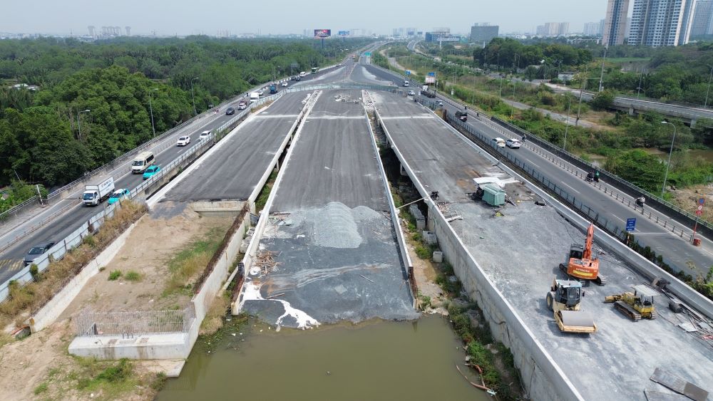 Hang muc cau Ba Dat da hoan thanh. Ảnh: Anh Tu