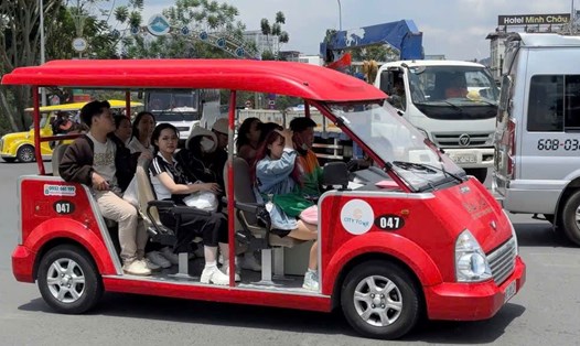 Xe điện sẽ được chạy một số tuyến đường ở Đà Lạt nhằm phục vụ khách du lịch. Ảnh: Minh An