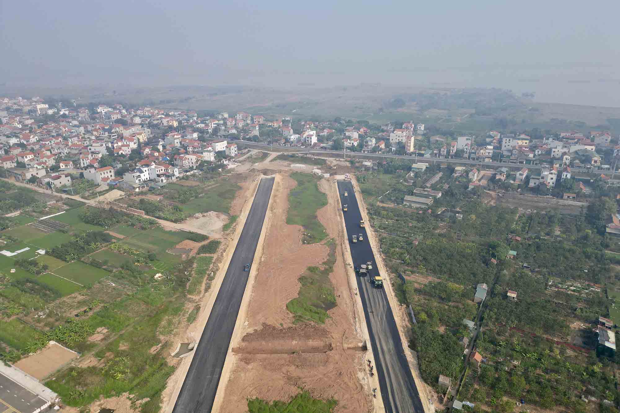 Hanoi conducts a review of all public investment projects in the process of restructuring the apparatus. Photo: Huu Chanh
