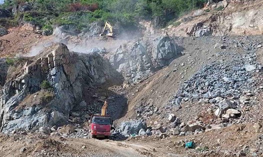 Lãnh đạo tỉnh Khánh Hòa đã giao Công an kiểm tra vụ tranh chấp nội bộ 1 doanh nghiệp khai thác đá. Ảnh: Hữu Long