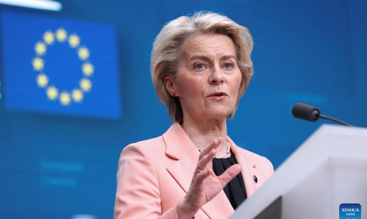 Chủ tịch Ủy ban châu Âu Ursula von der Leyen công bố các biện pháp đáp trả thuế thép và nhôm của Mỹ. Ảnh: Xinhua