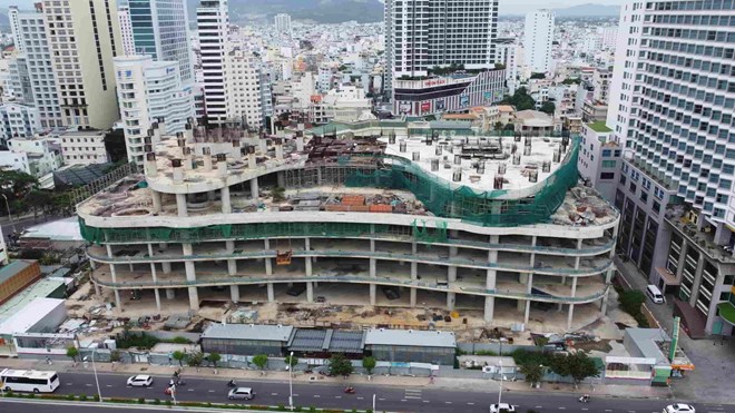 Khu phuc hop thuong mai, khach san, can ho Tropicana Nha Trang nhieu nam nay chua trien khai. Anh: Huu Long