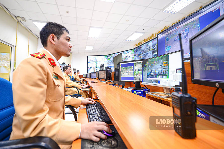 In the Hanoi traffic light control room during rush hour