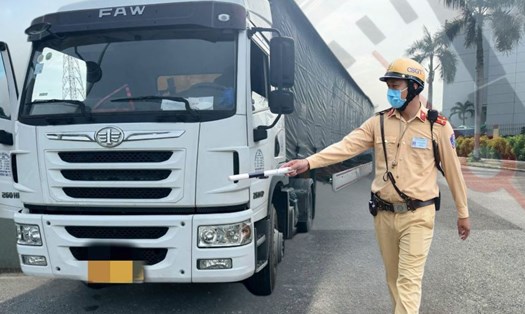 Xử phạt vi phạm thời gian lái xe vẫn còn nhiều bất cập