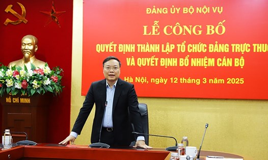 Thứ trưởng Bộ Nội vụ Trương Hải Long - Phó Bí thư Thường trực Đảng ủy - chủ trì lễ công bố. Ảnh: Bộ Nội vụ