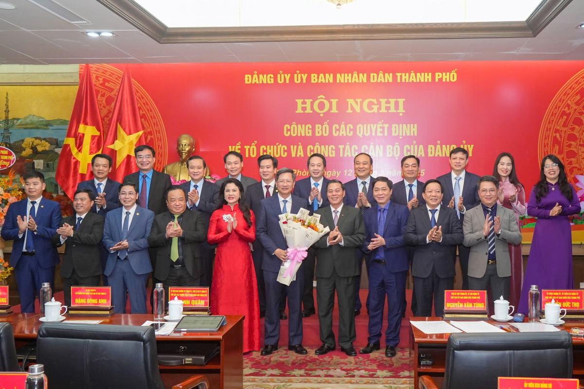 The City People's Committee Party Executive Committee, term 2020 - 2025, was launched. Photo: Hai Phong Portal