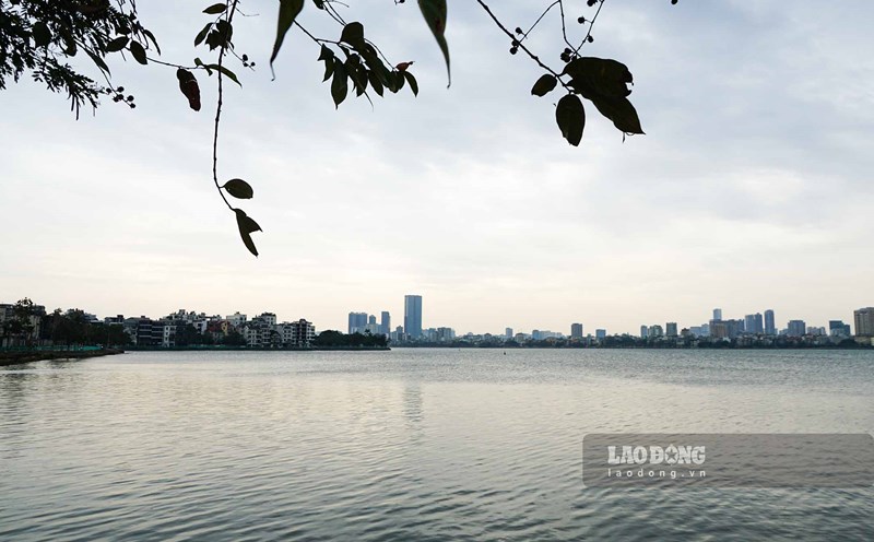 Hanoi has just approved the investment in a project to build a wastewater collection system in the West Lake area. Photo: Tung Giang