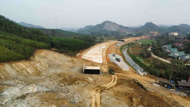 Chậm bàn giao mặt bằng, nhiều dự án đứng trước nguy cơ trễ hẹn