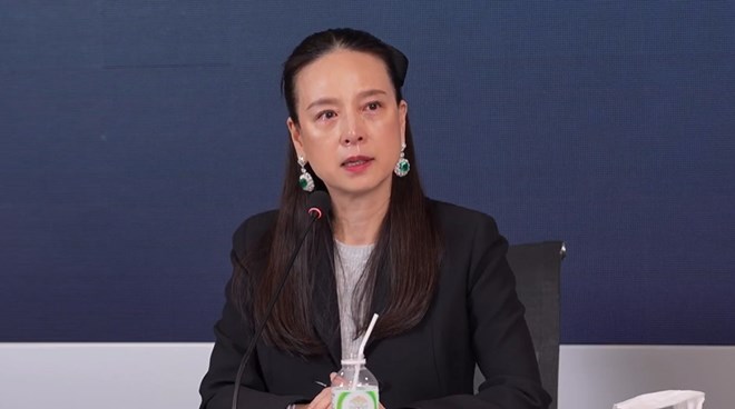 Madam Pang shed tears at a press conference summarizing the activities of the Football Association of Thailand on the afternoon of March 11. Photo: Cut from video