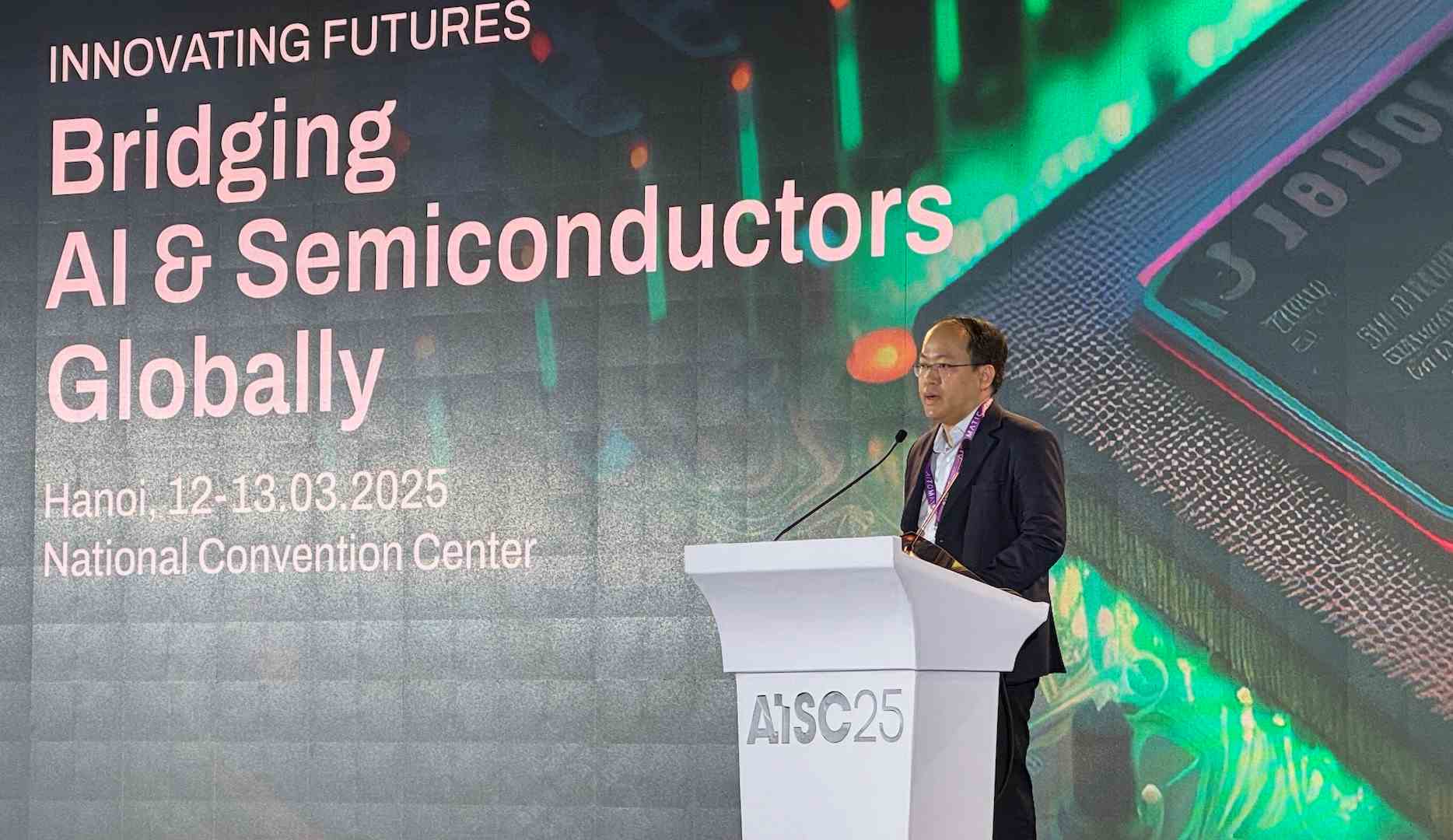 Mr. Vu Quoc Huy - Director of the National Innovation Center - delivered the opening speech at the conference. Photo: Anh Vu