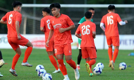 Vé theo dõi trận đấu giữa tuyển Việt Nam với tuyển Lào vào ngày 25.3 đã được bán hết. Ảnh: Thanh Vũ