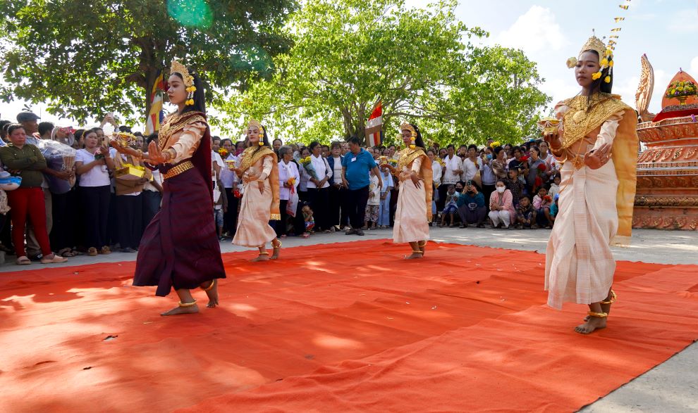 Le hoi Phuoc bien (Chroi rum chek) tai phuong 2 (TX Vinh Chau, tinh Soc Trang) la Le hoi dan gian cua dong bao dan toc Khmer duoc duy tri hon 300 nam qua.