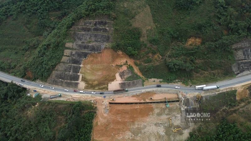 Yen Bai - Lao Cai Expressway section. Photo: Dinh Dai