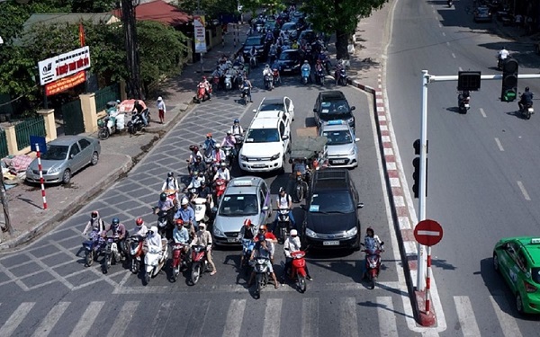 People need to pay attention to traffic when encountering hammock-shaped lines. Photo: Government Electronic Information Portal