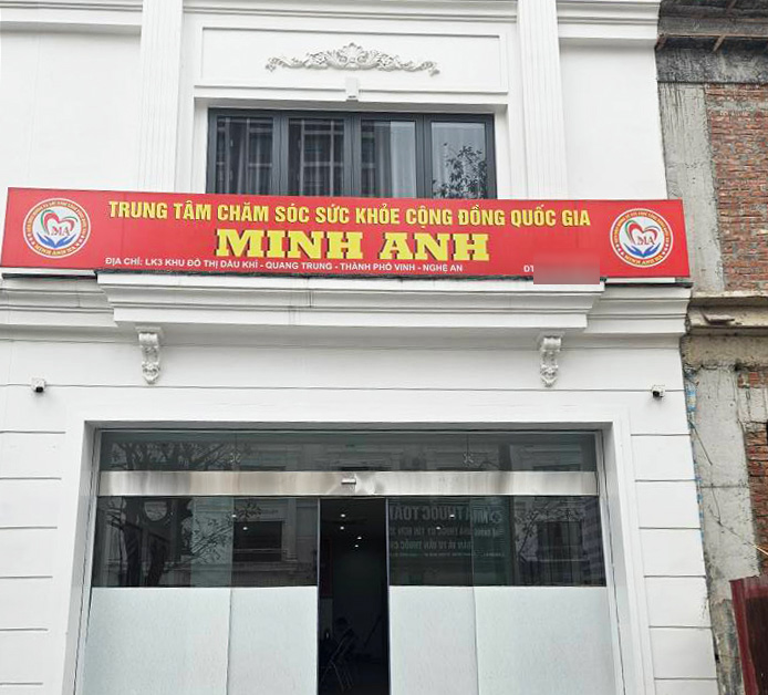 Biển hiệu “Trung tâm Chăm sóc sức khỏe cộng đồng Quốc gia” tại phường Quang Trung - TP Vinh, Nghệ An. Ảnh: Quang Đại