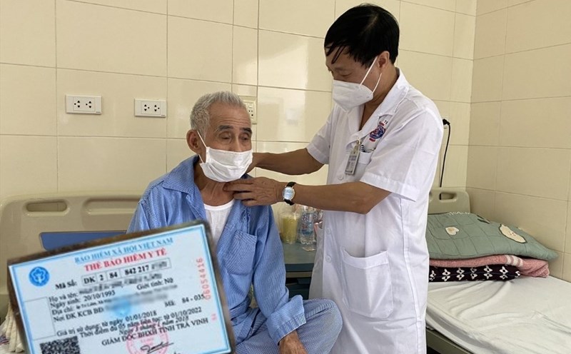 Voters proposed allowing students to participate in household health insurance to reduce costs. Illustrative photo: Thuy Linh