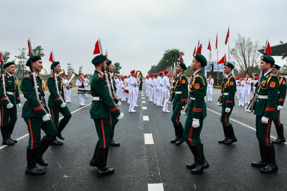 Man “mua sung” an tuong trong tiet muc bieu dien. Anh: Hai Nguyen