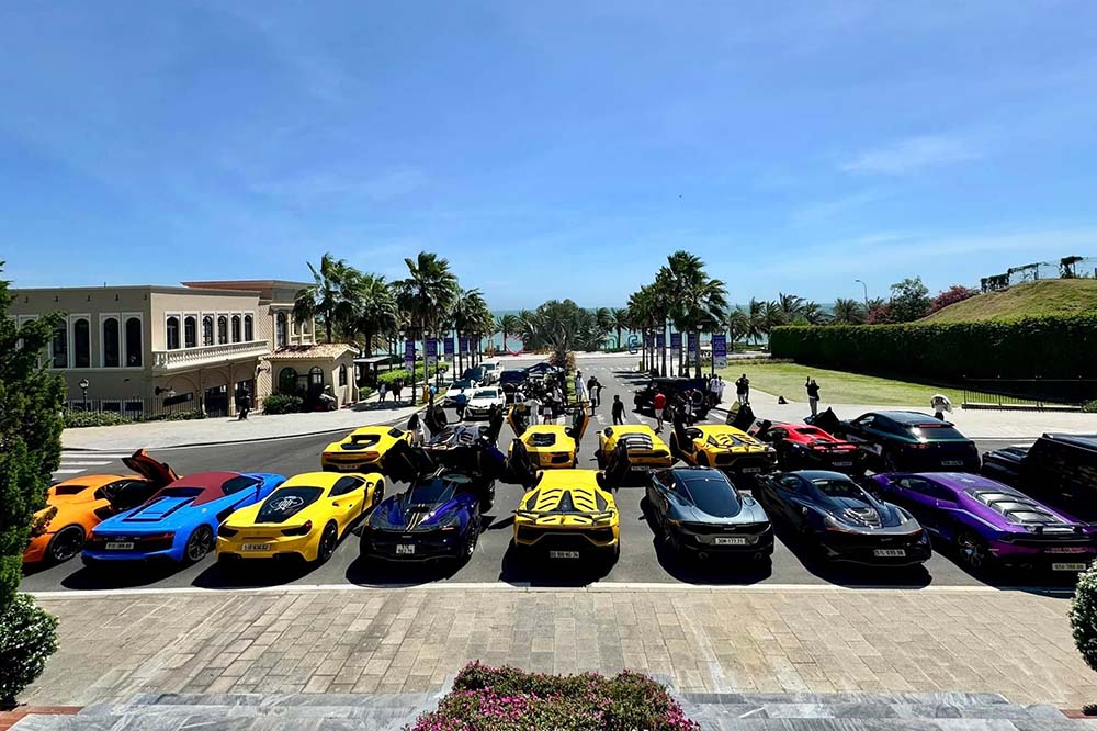 Nearly 20 supercars in Ho Chi Minh City to Phan Thiet attract attention in the car enthusiast community. Photo: Anh Tuan