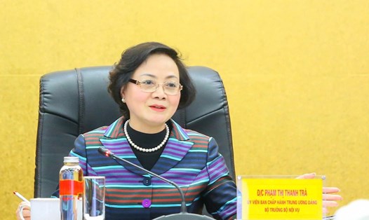 Bộ trưởng Bộ Nội vụ Phạm Thị Thanh Trà đề nghị Cục Tiền lương và Bảo hiểm xã hội phải nhanh chóng vào cuộc, tính toán phương án tiền lương phù hợp. Ảnh: Tống Giáp