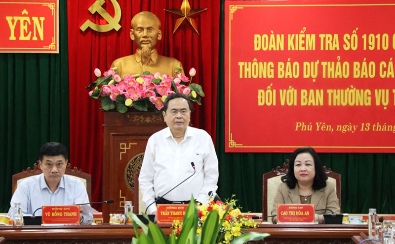National Assembly Chairman Tran Thanh Man chaired the working session with the Standing Committee of Phu Yen Provincial Party Committee. Photo: Minh Anh