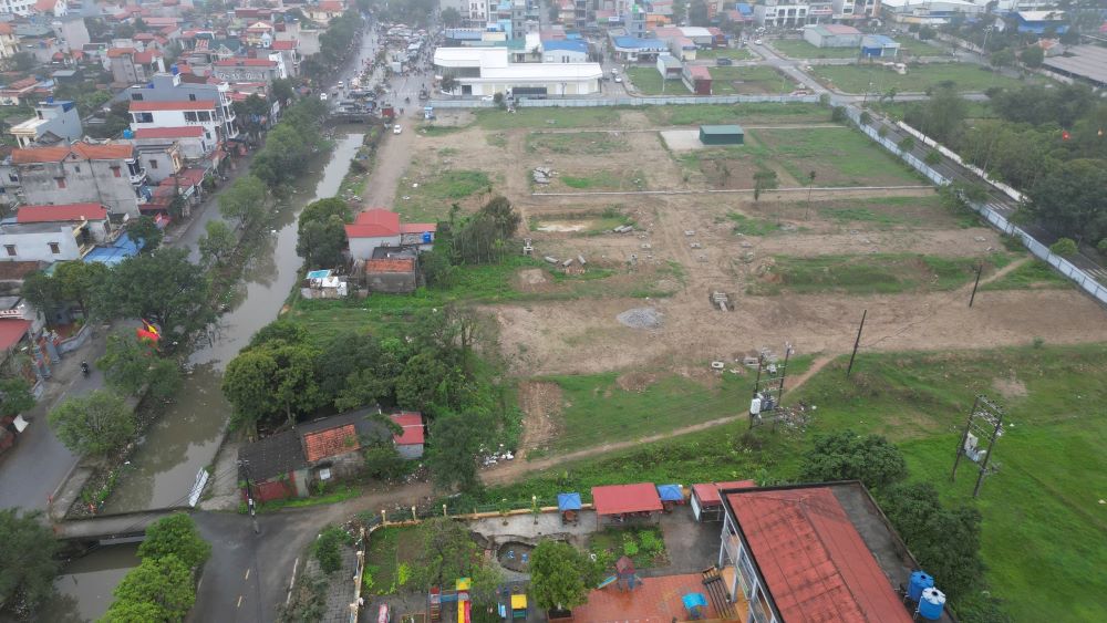 Dự án chợ mới bị chậm tiến độ do còn vướng mắc mặt bằng. Ảnh: Nam Hồng 