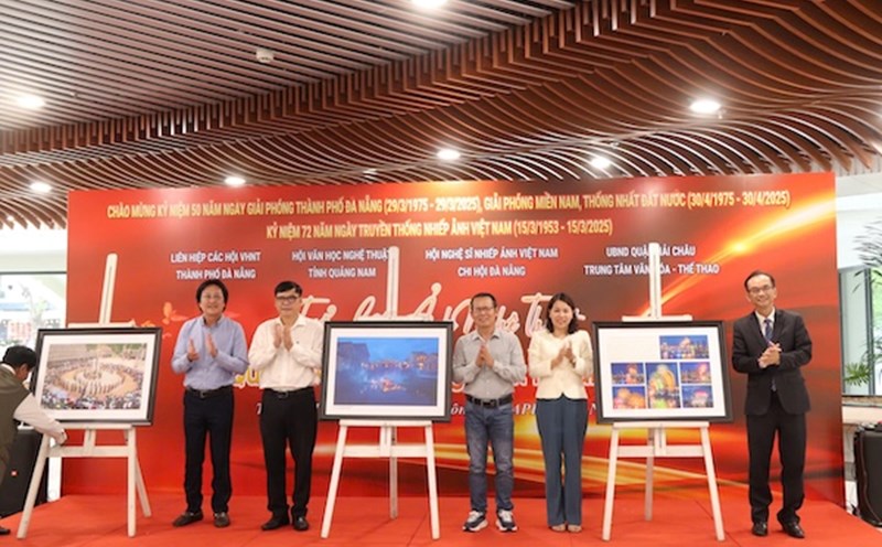 Special photography Gala to celebrate the Liberation of Da Nang City and Quang Nam Province. Photo: Nguyen Linh