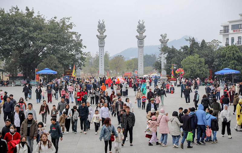 The Tay Thien Scenic Landscape Area in Vinh Phuc is a place that attracts a large number of tourists. Photo: Khanh Linh