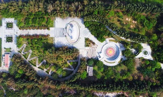 Toàn cảnh Khu tưởng niệm chiến sĩ Gạc Ma, nằm trên bán đảo Cam Ranh (xã Cam Hải Đông, huyện Cam Lâm, tỉnh Khánh Hòa). Ảnh: Phương Linh