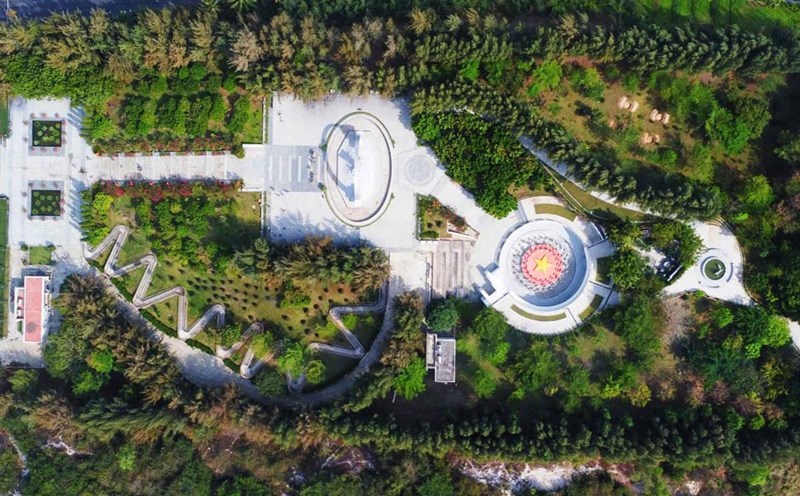 Overview of the Gac Ma Soldier Memorial Site, located on Cam Ranh Peninsula (Cam Hai Dong Commune, Cam Lam District, Khanh Hoa Province). Photo: Phuong Linh