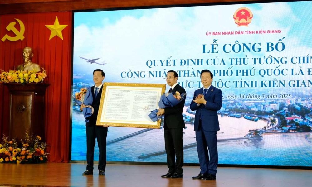 Phu Quoc City receives the Decision of a Type 1 urban area. Photo: My Ly
