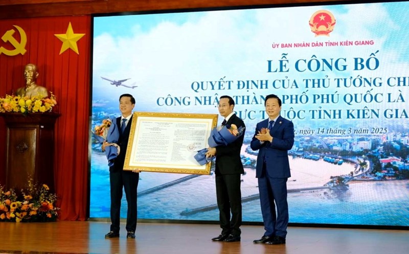 Phu Quoc City receives the Decision of a Type 1 urban area. Photo: My Ly