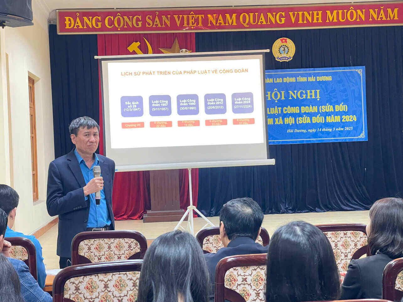 Training on the revised Trade Union Law and Social Insurance in 2024 in Hai Duong. Photo: Mai Huong