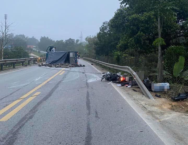 The scene of the accident that killed the mother and child. Photo: Trung Tuan