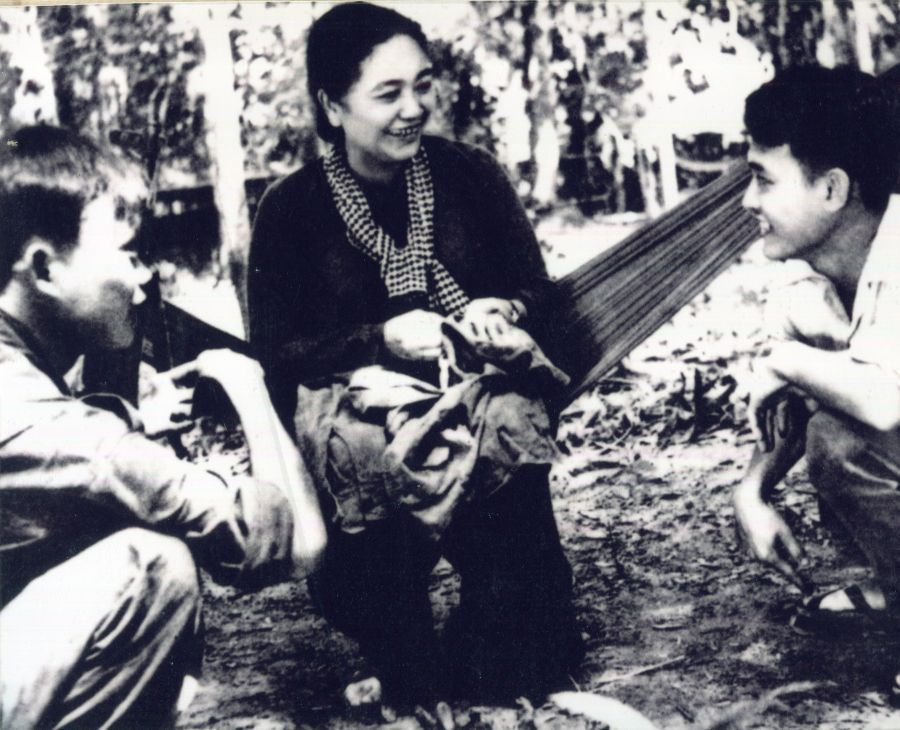 Nu tuong Nguyen Thi Dinh. Anh tu lieu