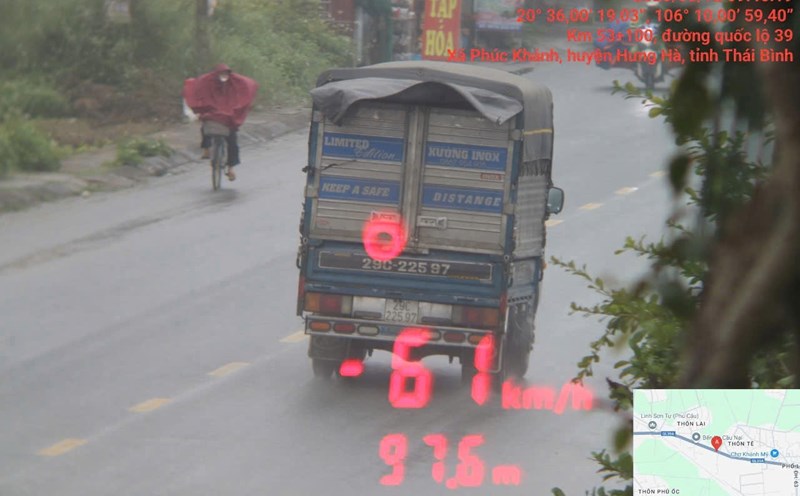 Image of a vehicle being fined for not complying with traffic light signals. Photo source: Traffic Police Department - Thai Binh Provincial Police