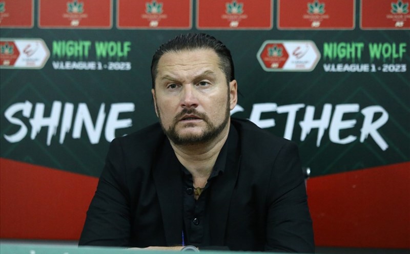 Coach Popov. Photo: Minh Dan