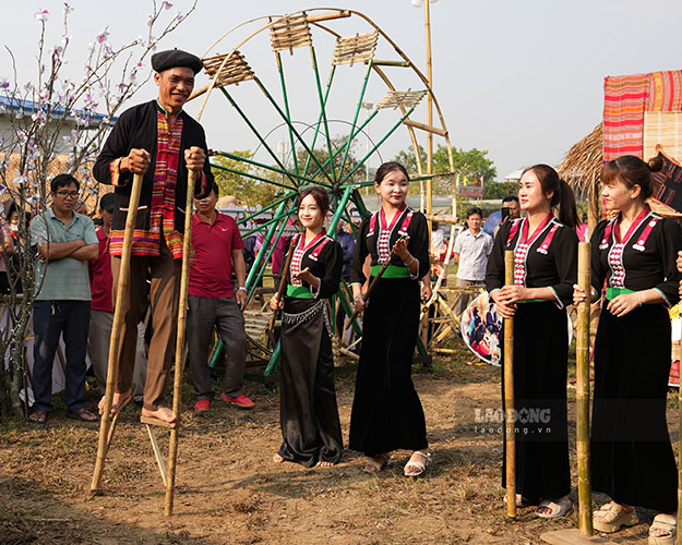 Day cung la dip de nang cao nhan thuc ve vai tro quan trong cua cong tac bao ton, quang ba, gioi thieu cac di san van hoa truyen thong. Gioi thieu ve dep, suc hap dan rieng, cac diem den du lich, net dep van hoa truyen thong, doc dao cua cac dia phuong.