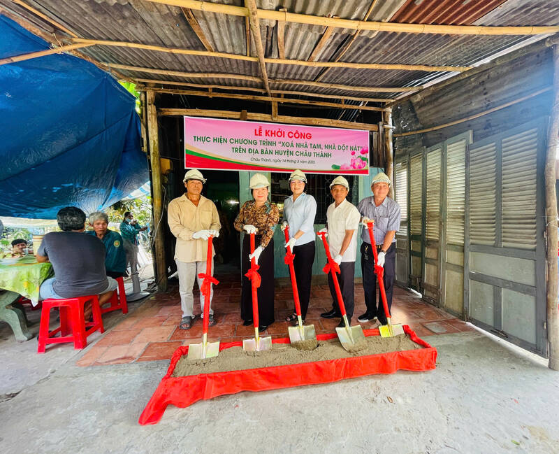 Launched to eliminate 114 temporary and dilapidated houses. Photo: An Nhien