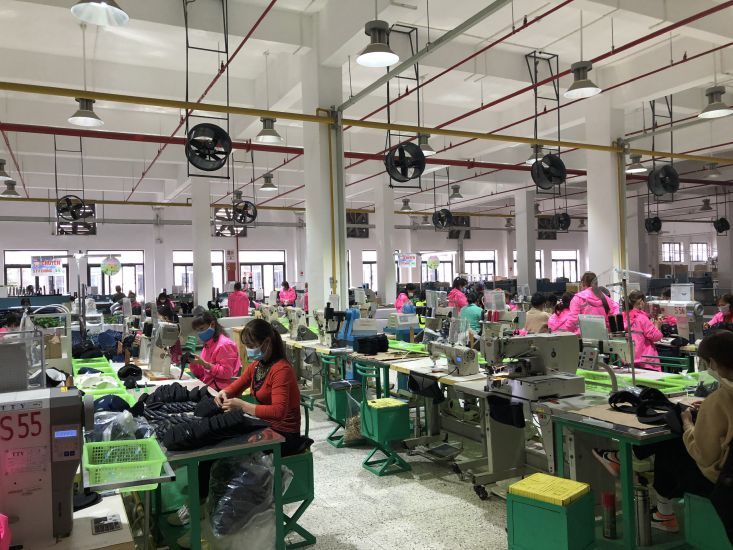 Increasing maternity leave helps female workers recover their health and have better conditions to take care of their children. Photo: Bao Han