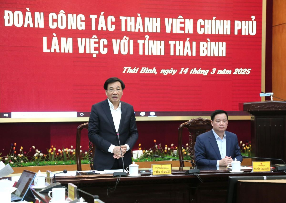 Minister and Head of the Government Office Tran Van Son spoke at the meeting with Thai Binh province. Photo: Thai Binh Provincial Portal