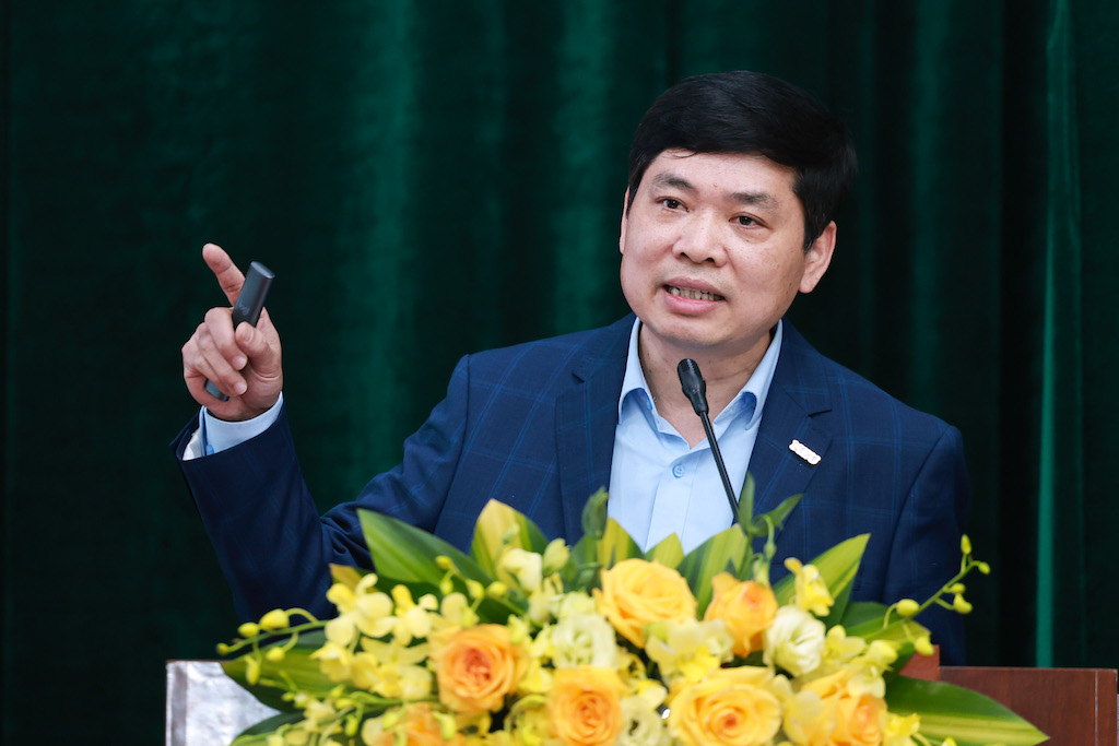 Associate Professor Phan Huu Nghi presented a speech at the workshop on the Law on Personal Income Tax. Photo: Hai Nguyen