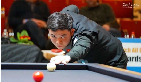 Bao Phuong Vinh showed impressive form at the world team 3-cushion carom billiards tournament. Photo: UMB
