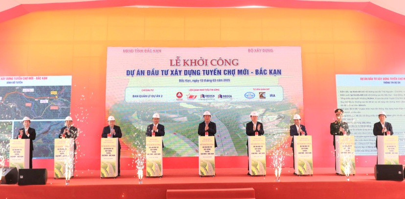 Starting ceremony of Cho Moi - Bac Kan expressway project. Photo: Viet Bac.