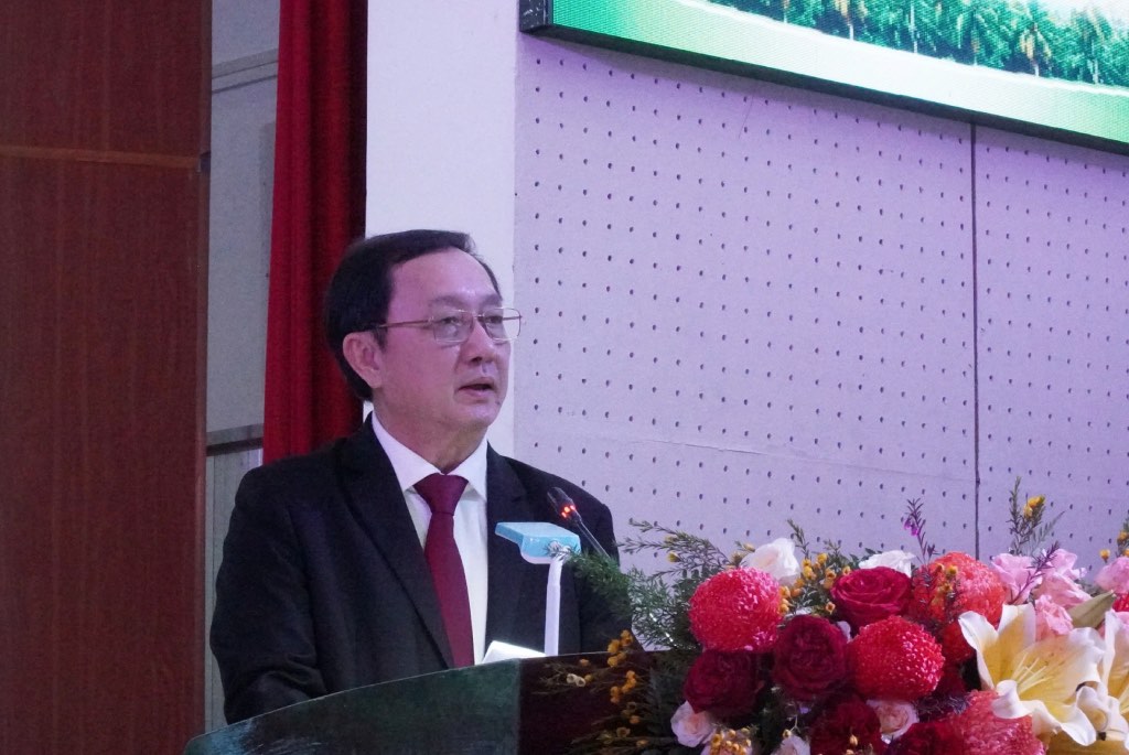 Ong Huynh Thanh Dat - Uy vien Trung uong Dang, Pho Truong ban Tuyen giao va Dan van Trung uong - phat bieu tai hoi thao. Anh: Thanh Nhan